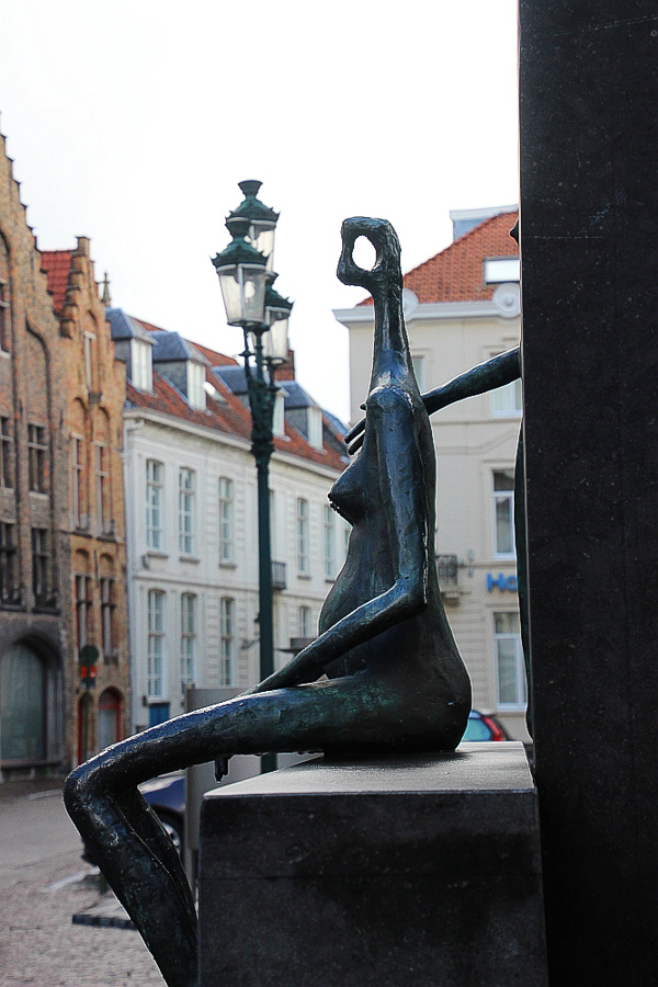 Bruges statuie bronz